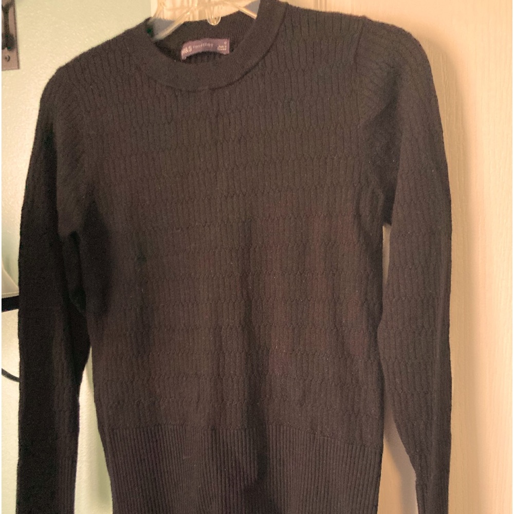 Black cable stitch pattern 3/4 sleeve sweater